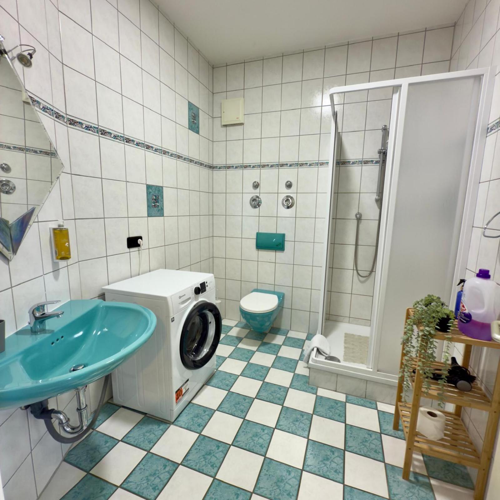 Raha Apartments - Charmantes Studio-Apartment - Hbf - Gratis Parkplatz Erfurt Exterior foto